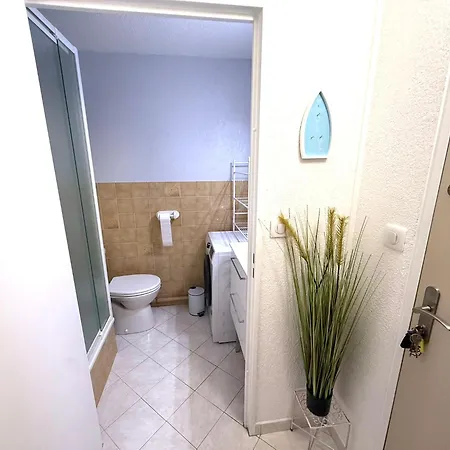 Lgm Confort Avec Terrasse & Parking, A Pied