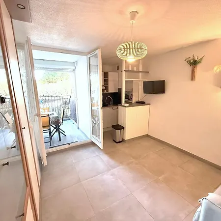 Lgm Confort Avec Terrasse & Parking, A Pied *