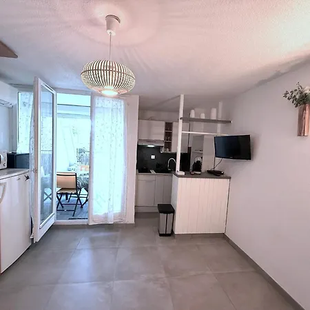 Lgm Confort Avec Terrasse & Parking, A Pied Apartman *